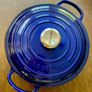 Le Creuset Signature Series 5.5 Quart Round Dutch Oven